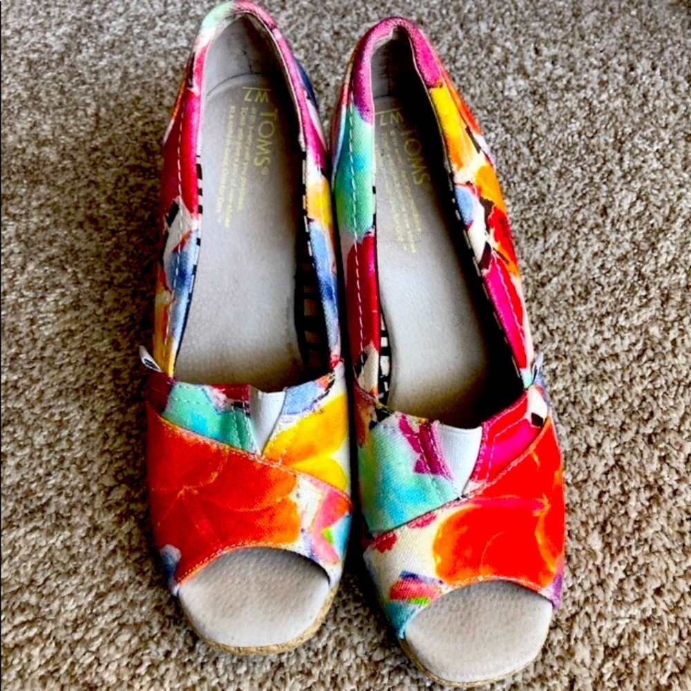 TOMS Women's Multi-Color Canvas Wedge Peep-Toe